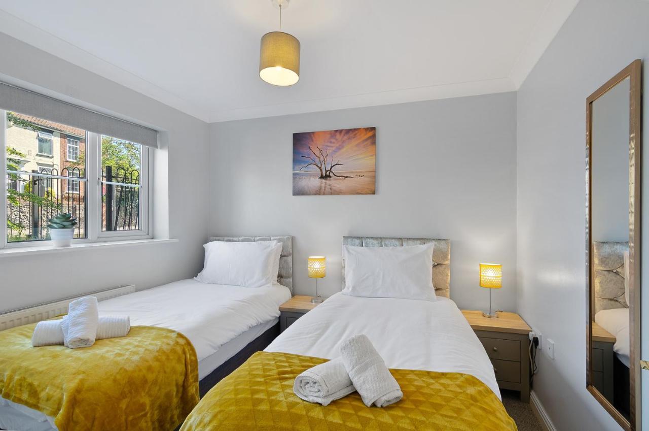 فيلا 4Br Townhouse Wbalcony Free Parking Fast Wi-Fi نورويش المظهر الخارجي الصورة