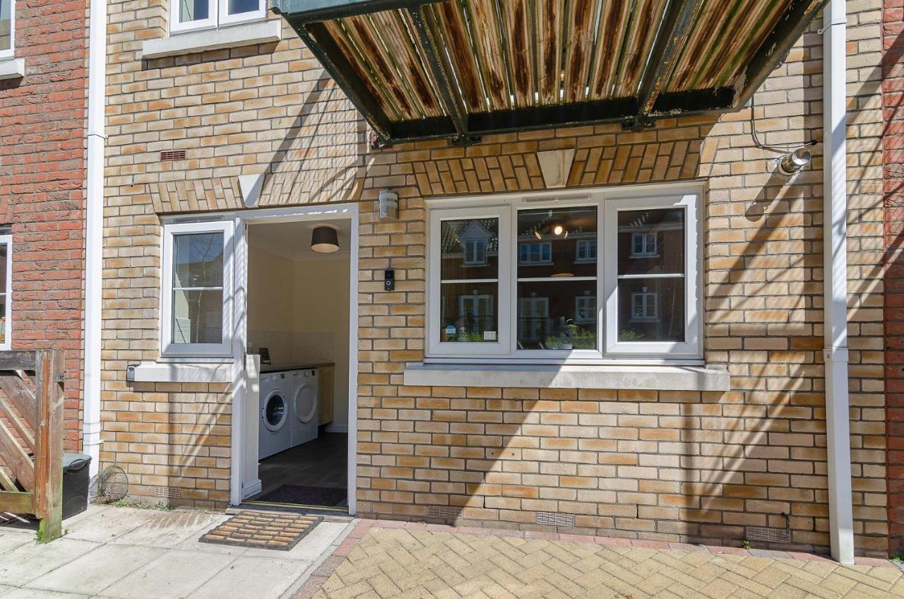 فيلا 4Br Townhouse Wbalcony Free Parking Fast Wi-Fi نورويش المظهر الخارجي الصورة