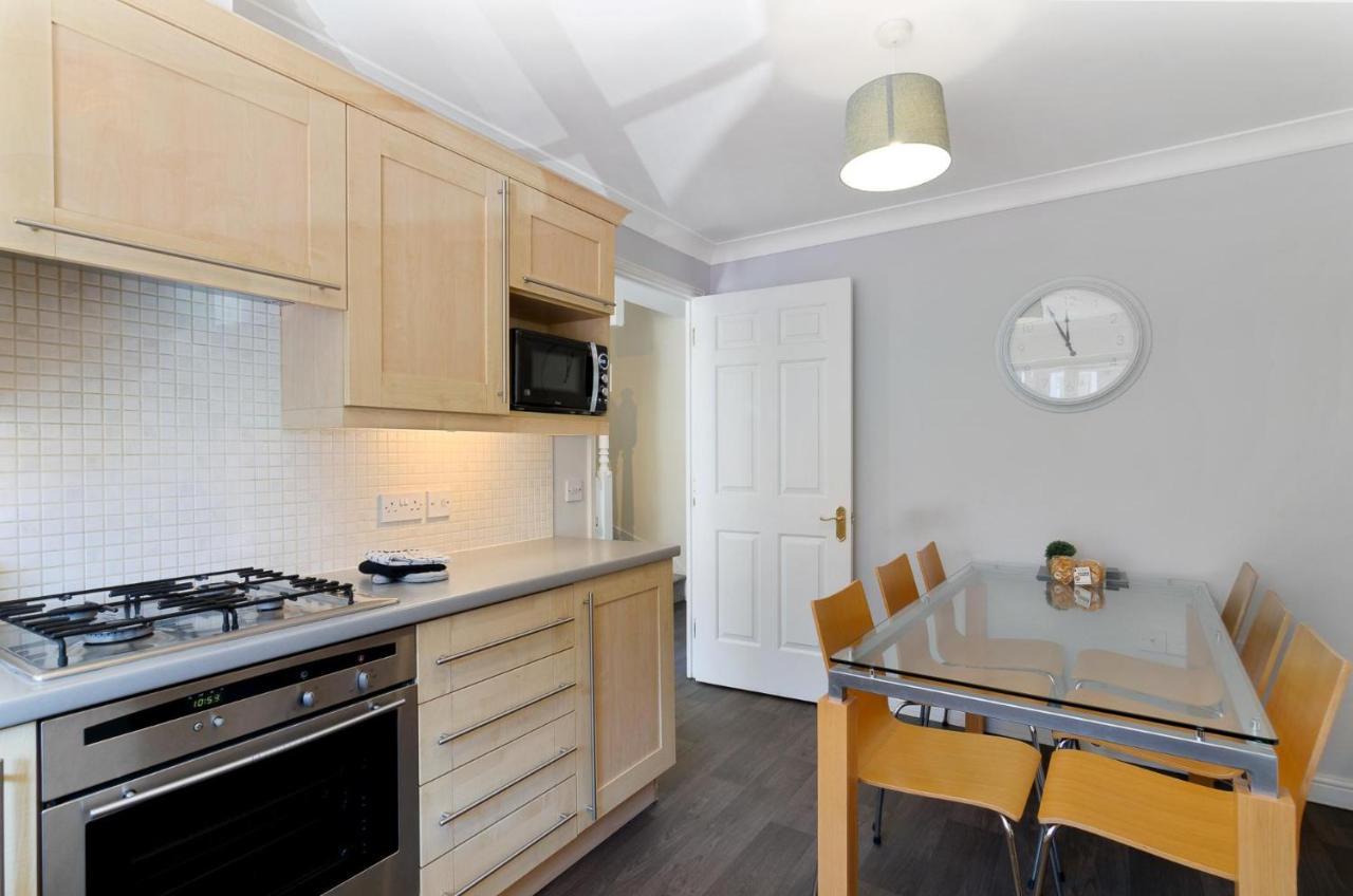 فيلا 4Br Townhouse Wbalcony Free Parking Fast Wi-Fi نورويش المظهر الخارجي الصورة